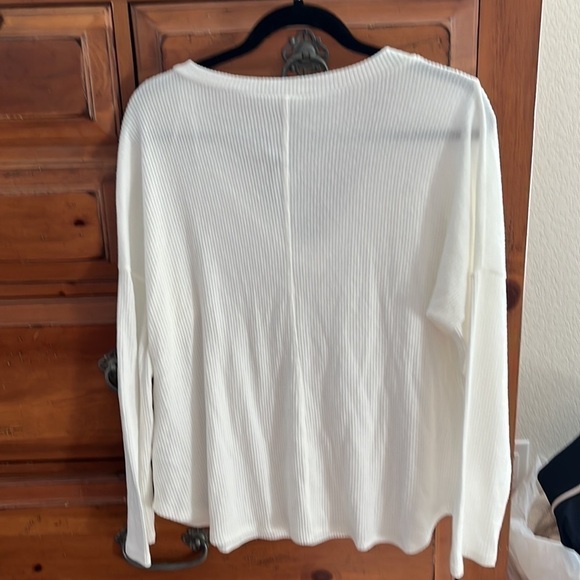 NWT Lulu’s Women’s White Top, size medium. - Picture 5 of 5